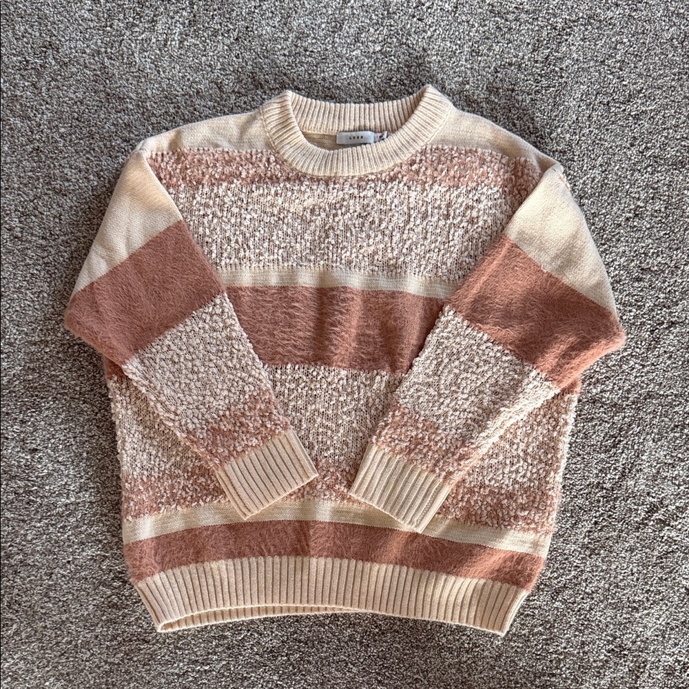 Lush sweater size Small like NEW!